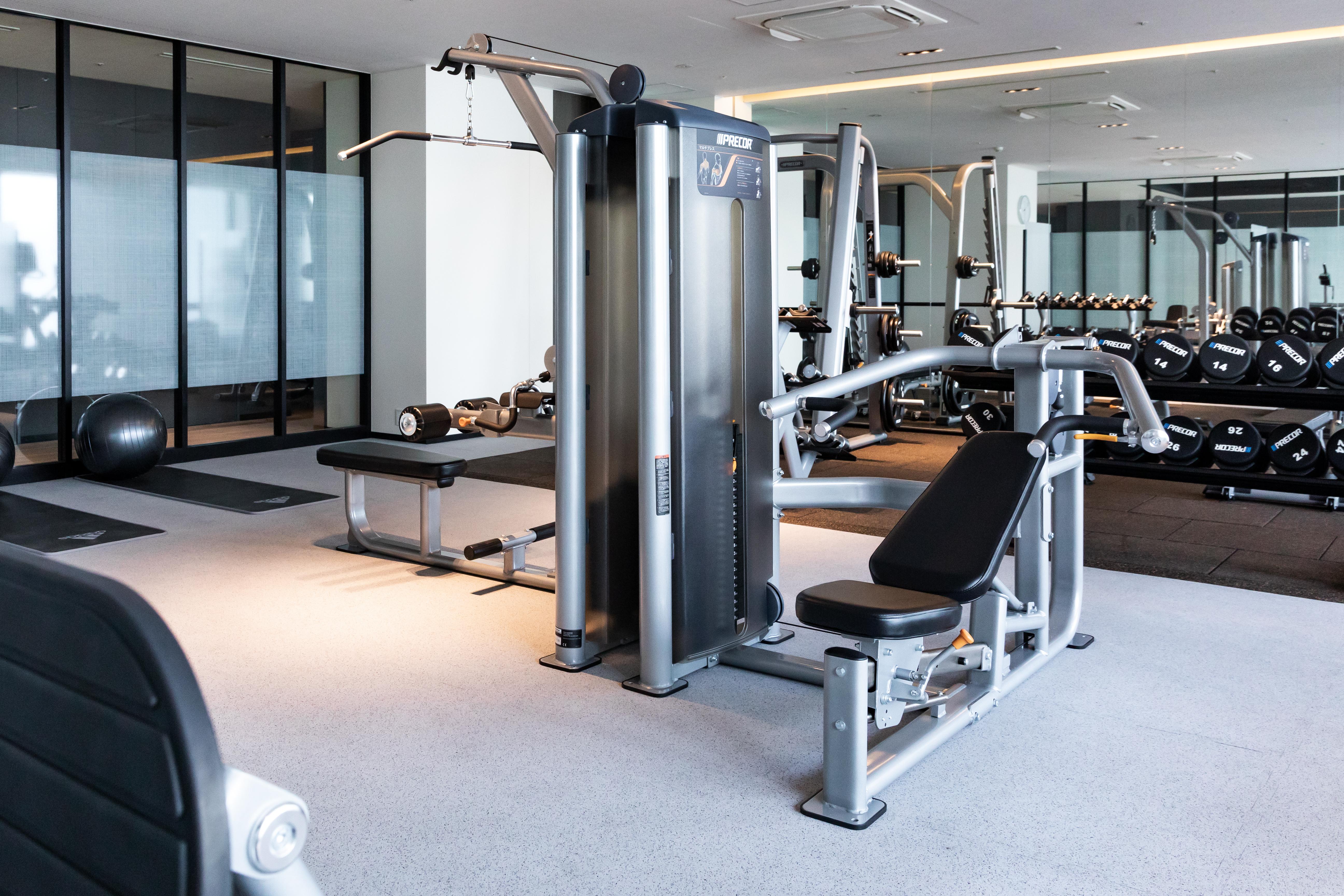 Oakwood Suites Yokohama Yokohama  Eksteriør billede A gym